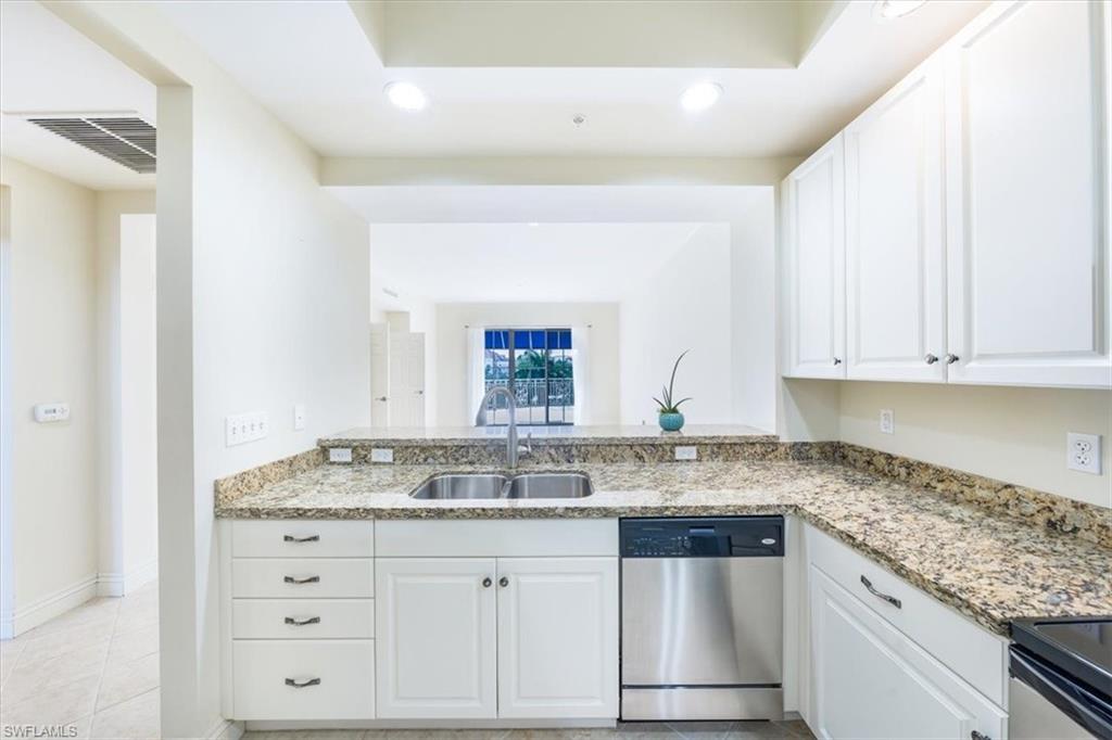 THE RESIDENCES AT LA PIAZZA - Residential