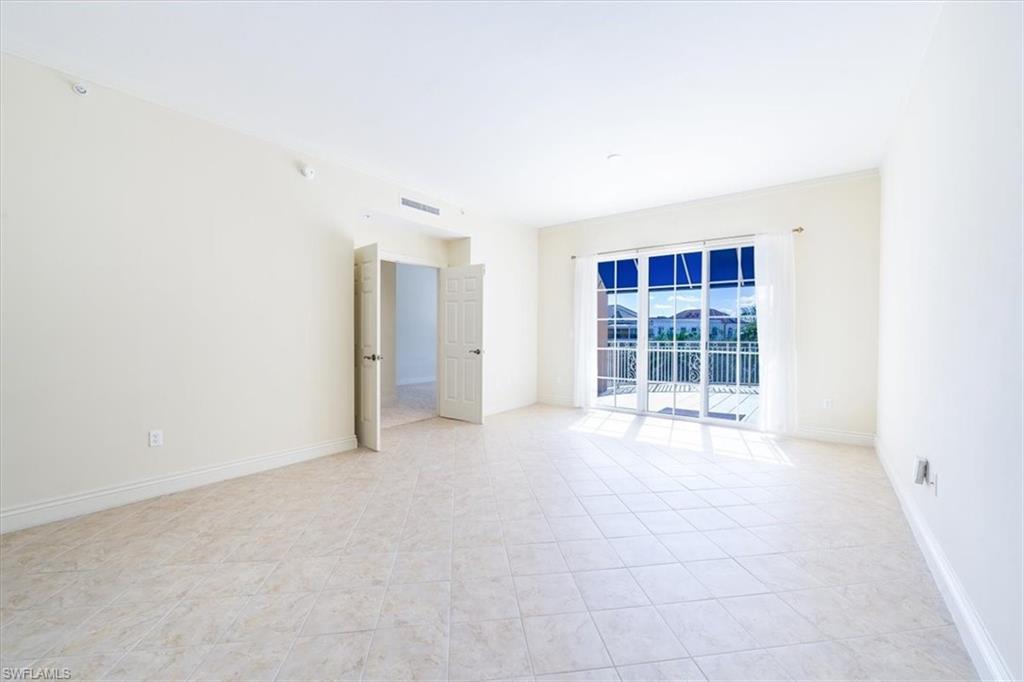 THE RESIDENCES AT LA PIAZZA - Residential