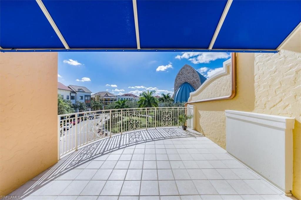 THE RESIDENCES AT LA PIAZZA - Residential