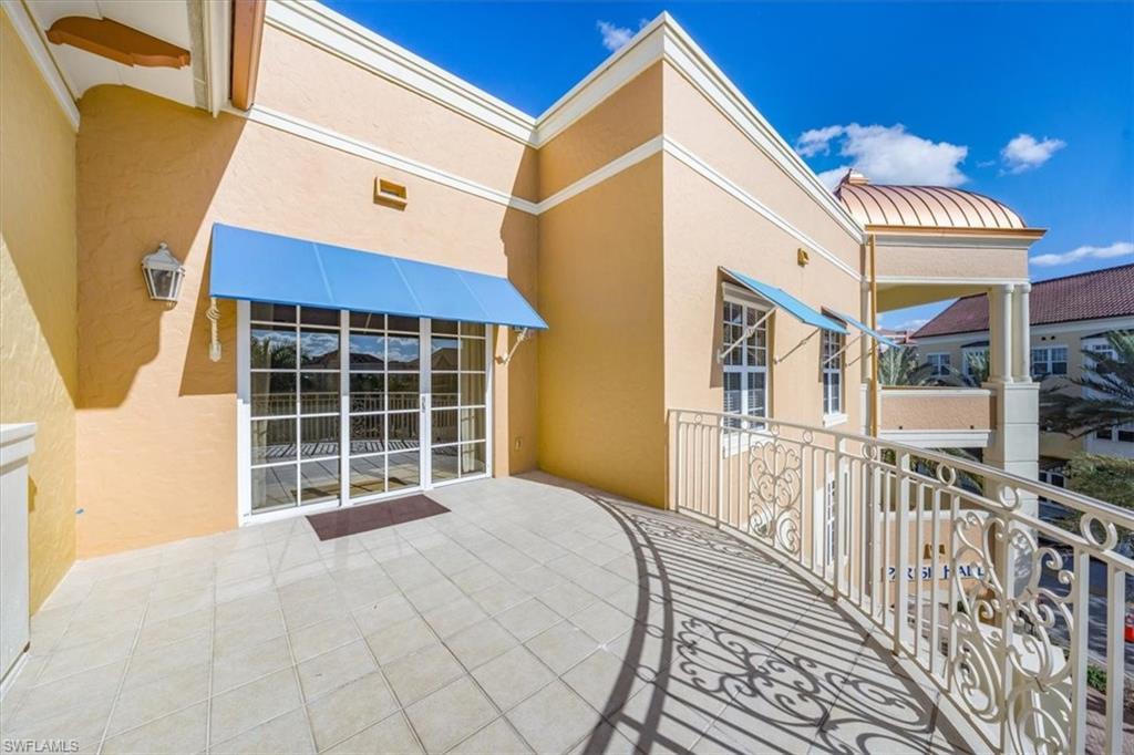 THE RESIDENCES AT LA PIAZZA - Residential