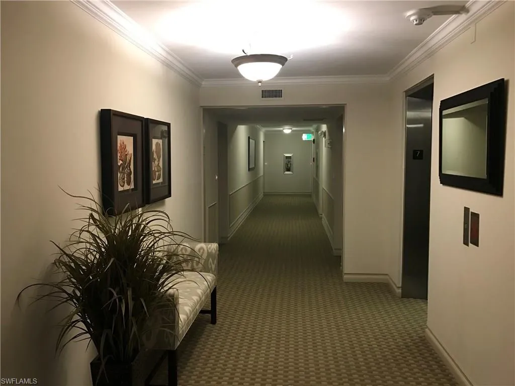 Naples, Florida 34103, United States, 1 Bedroom Bedrooms, ,2 BathroomsBathrooms,Residential,Pending,27913