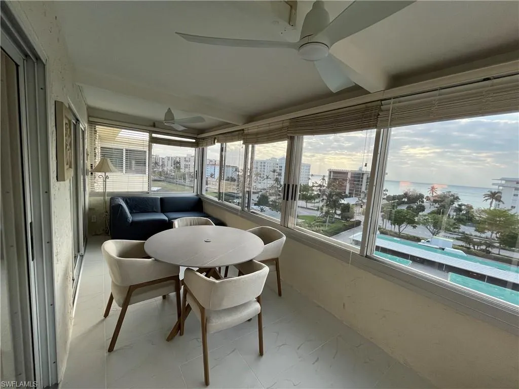 Naples, Florida 34103, United States, 1 Bedroom Bedrooms, ,2 BathroomsBathrooms,Residential,Pending,27913