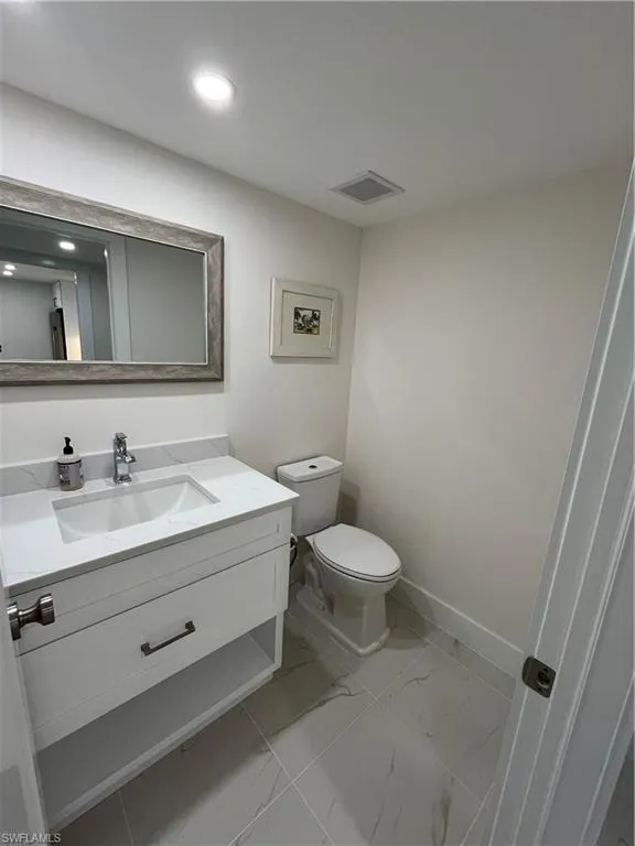 Naples, Florida 34103, United States, 1 Bedroom Bedrooms, ,2 BathroomsBathrooms,Residential,Pending,27913