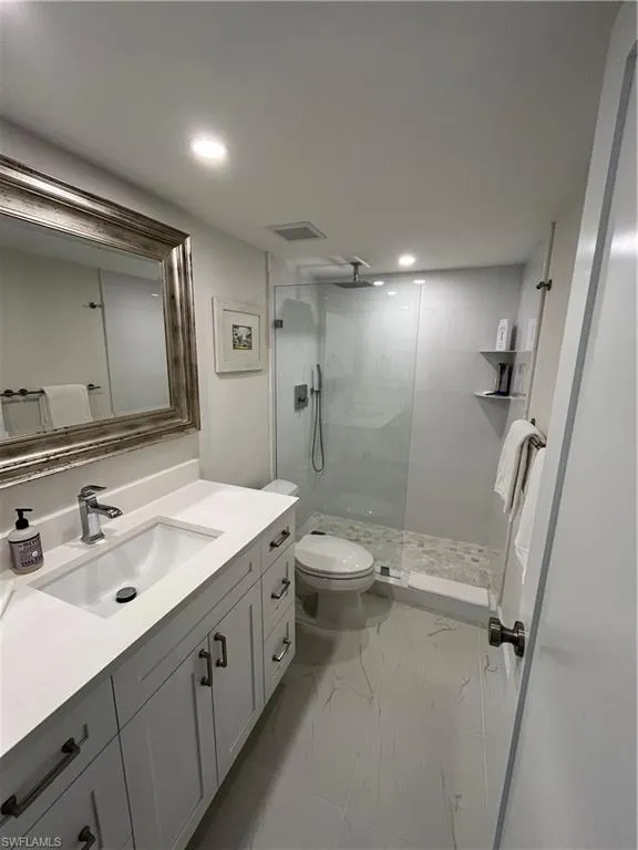 Naples, Florida 34103, United States, 1 Bedroom Bedrooms, ,2 BathroomsBathrooms,Residential,Pending,27913