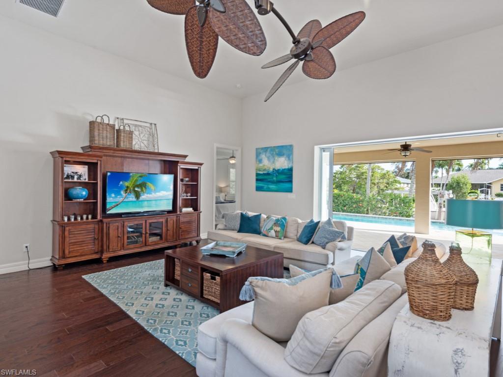 GOLDEN SHORES - Residential