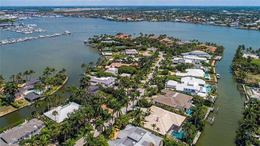 AQUALANE SHORES - Residential