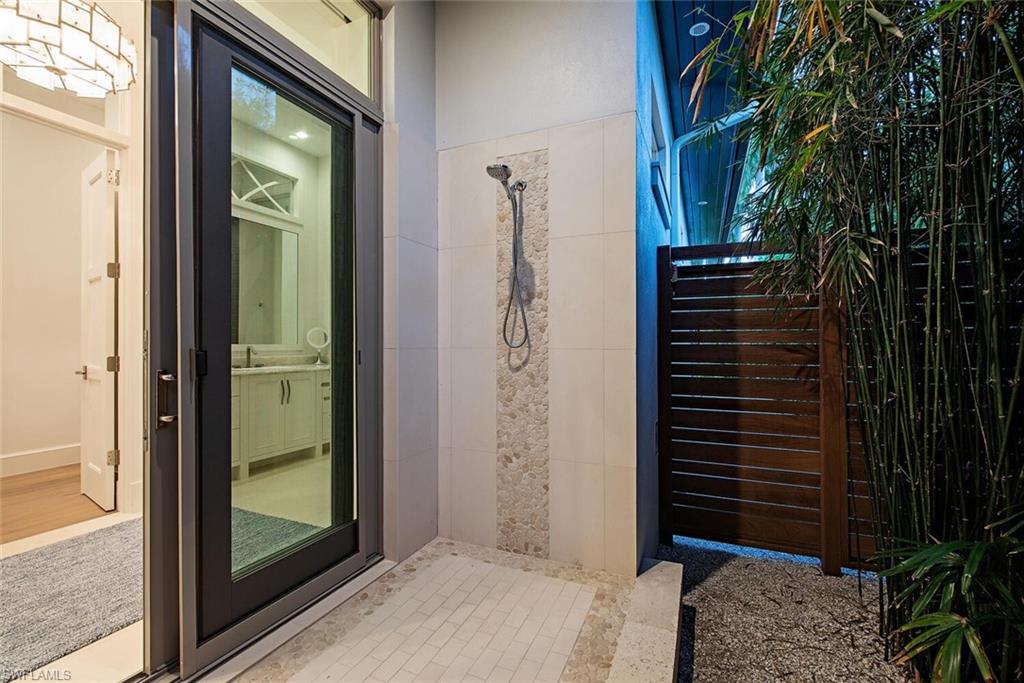 AQUALANE SHORES - Residential