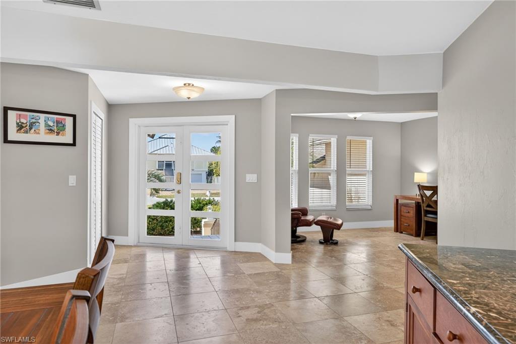 EAST ROCKS - Residential