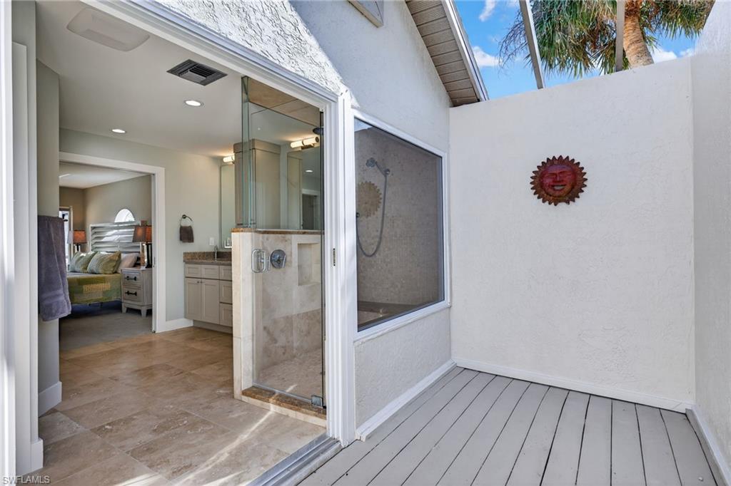 EAST ROCKS - Residential