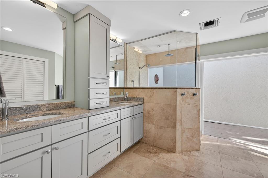 EAST ROCKS - Residential