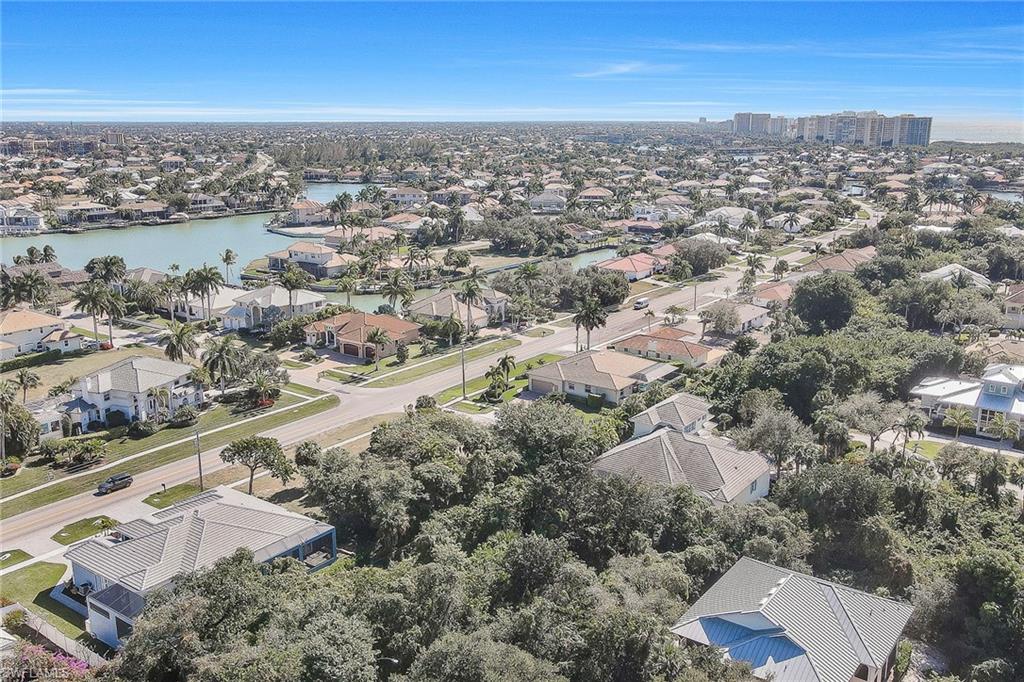 HIDEAWAY BEACH - Land