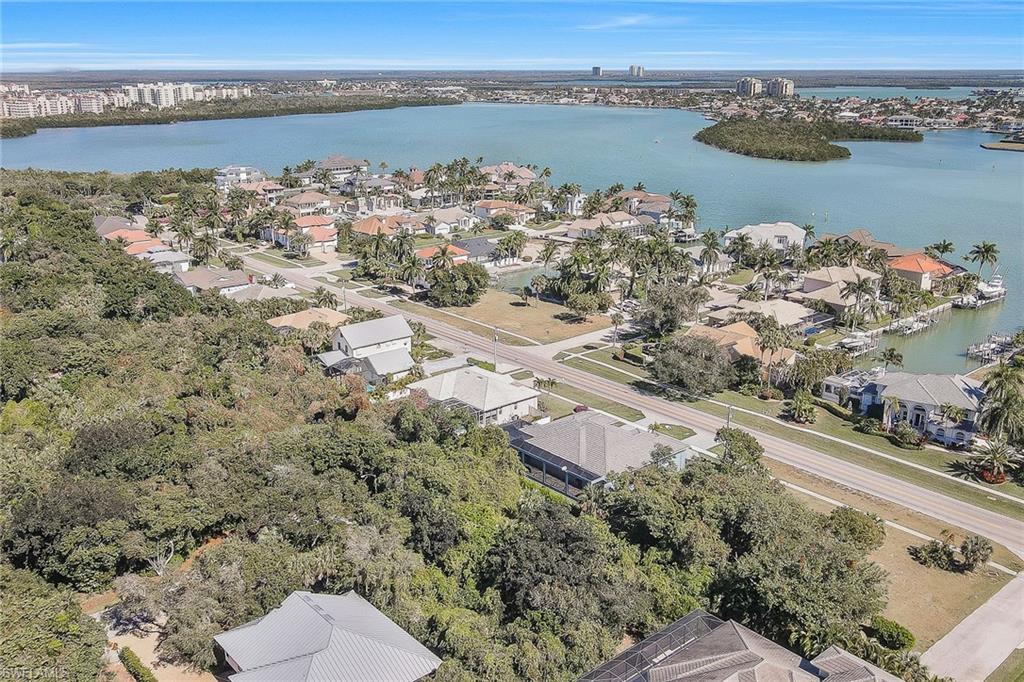 HIDEAWAY BEACH - Land