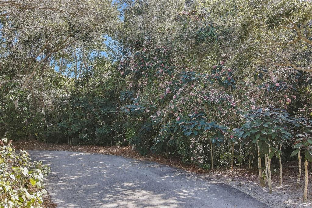 HIDEAWAY BEACH - Land