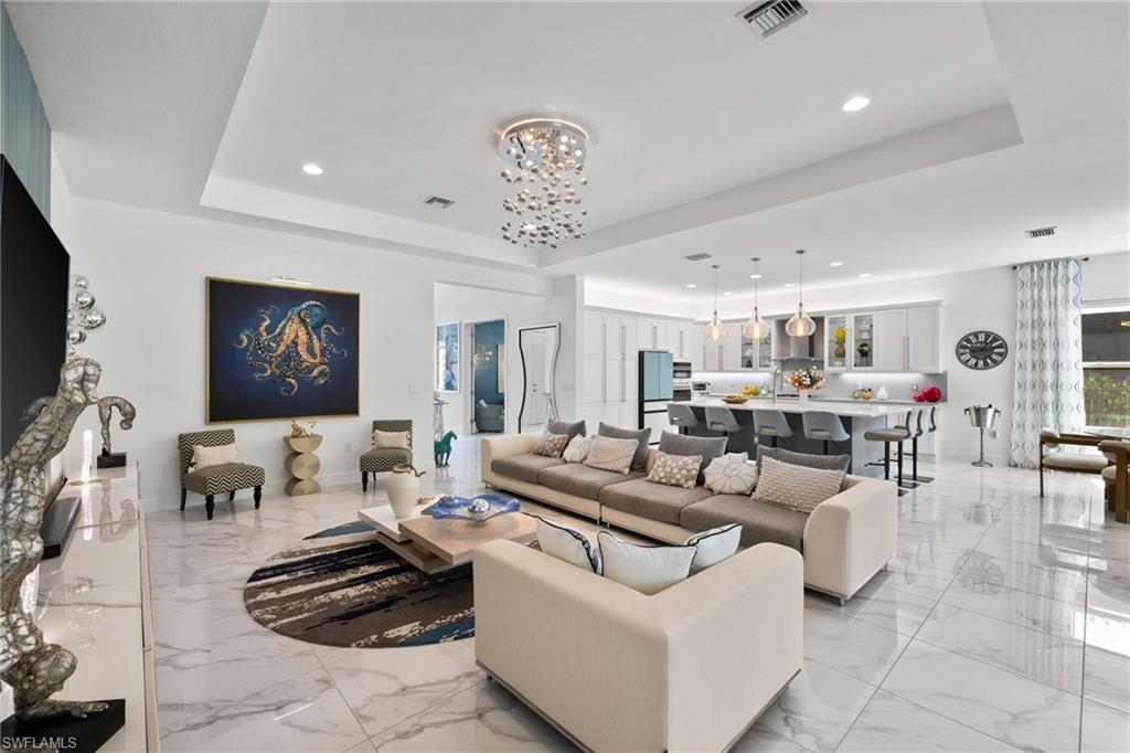 VALENCIA TRAILS - Residential