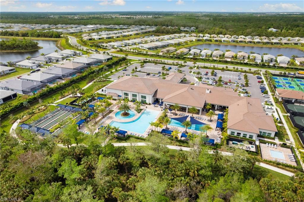 VALENCIA TRAILS - Residential