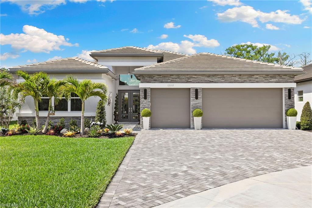 VALENCIA TRAILS - Residential