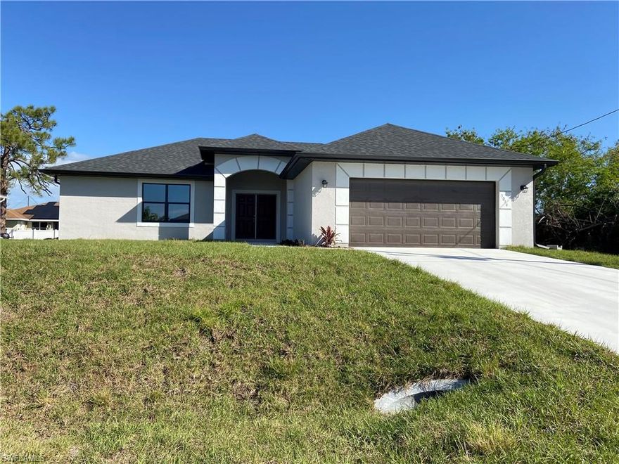 3/2/2 New CBS construction  
Granit countertops in kitchen and bathrooms, wood cabinetry, stainless steel appliances, porcelain tile in main and wet area. 
Scheduled to be completed in mid to end of September 2021
Pictures are for the informational purposes only and options can vary