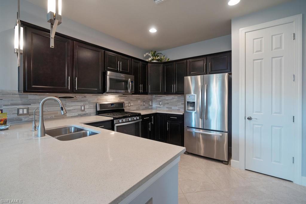 WINDING CYPRESS - Residential