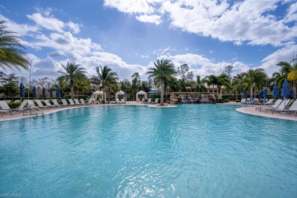 WINDING CYPRESS - Residential