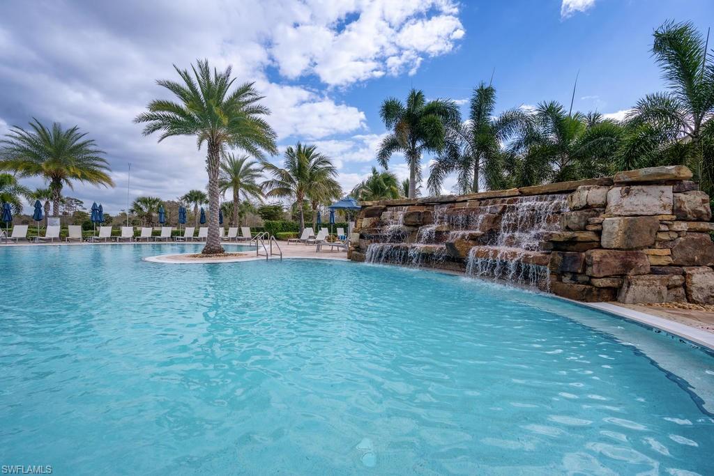 WINDING CYPRESS - Residential