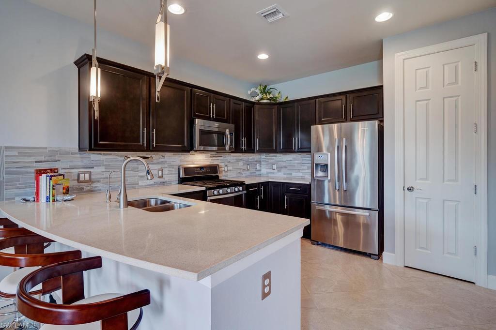 WINDING CYPRESS - Residential