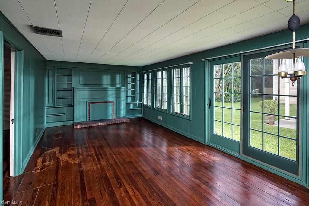 OLDE NAPLES - Residential