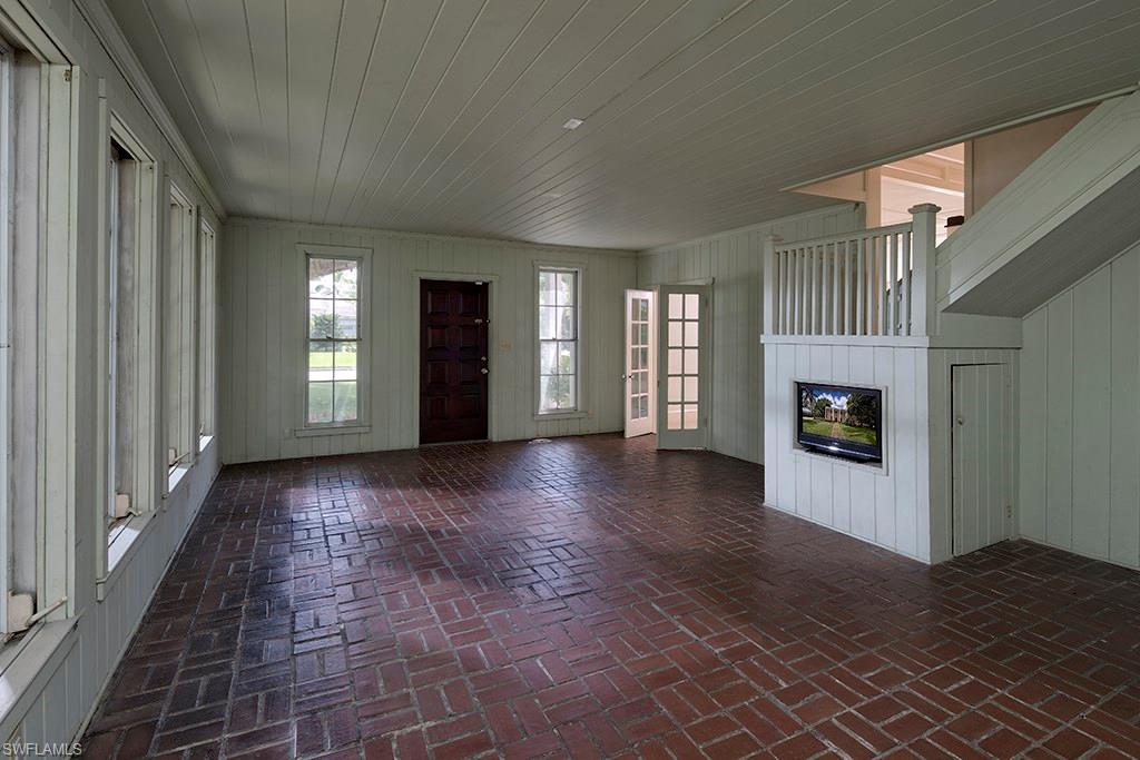 OLDE NAPLES - Residential