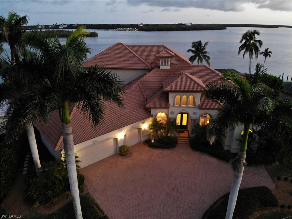 MARCO BEACH - Residential