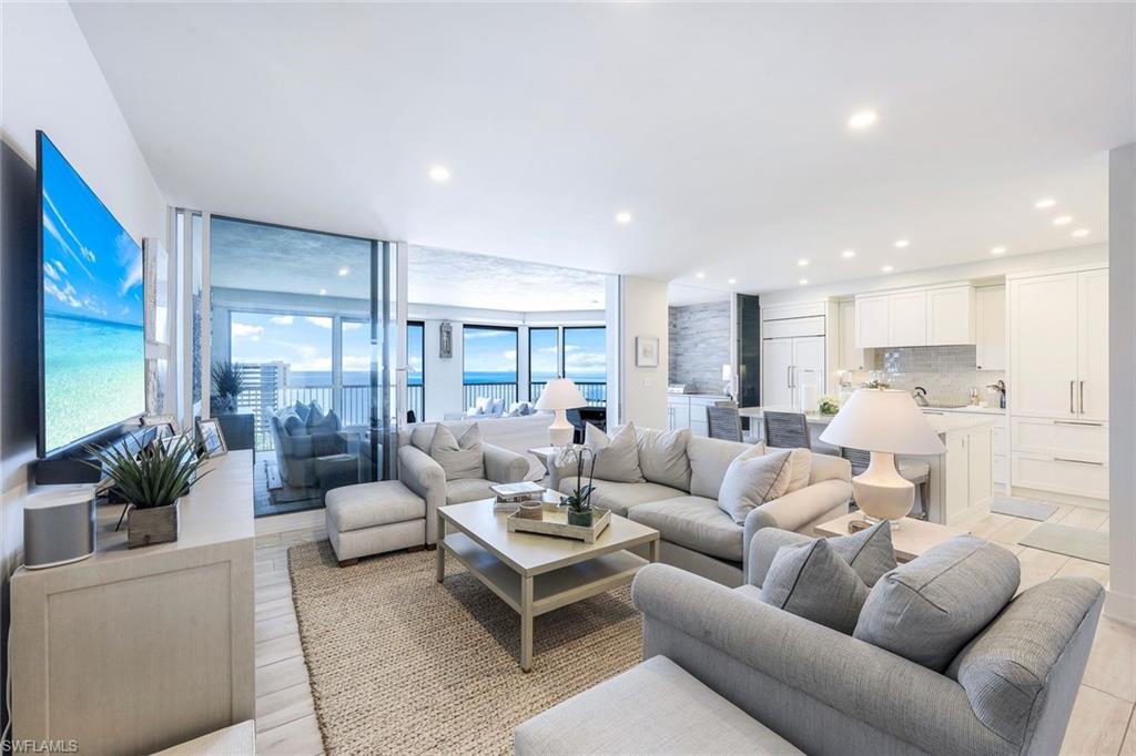 4051 Gulf Shore BLVD N PH105