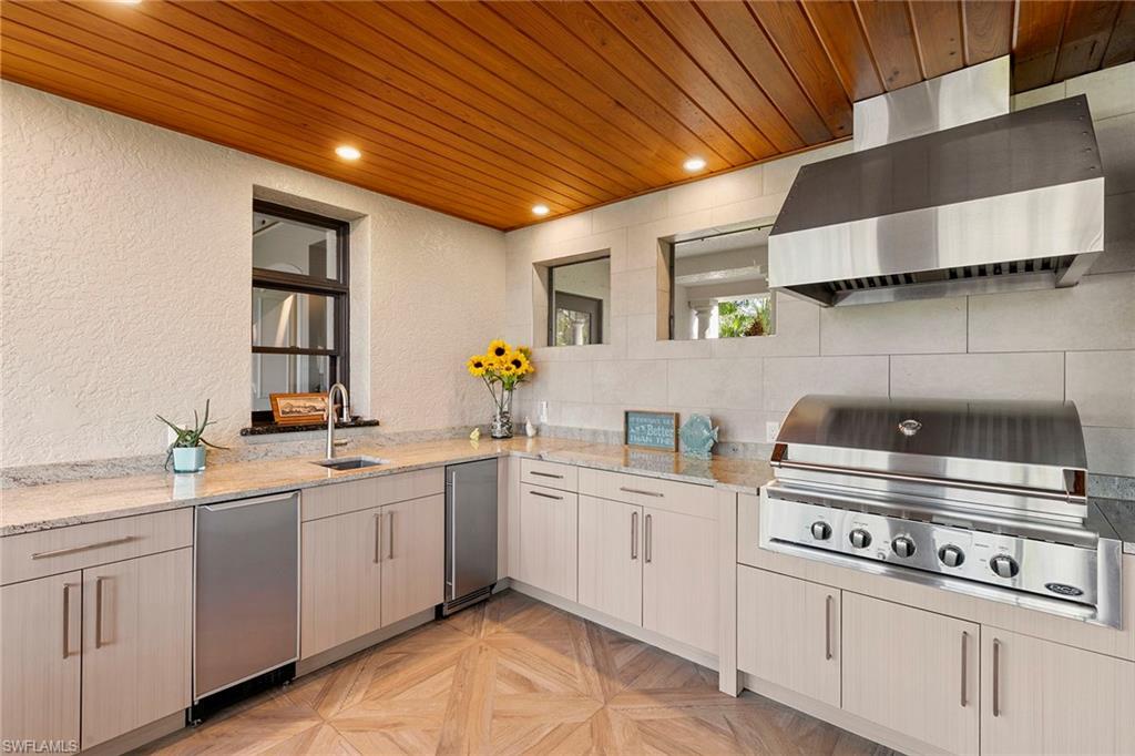 ESTATES AT BAY COLONY GOLF CLUB - Residential