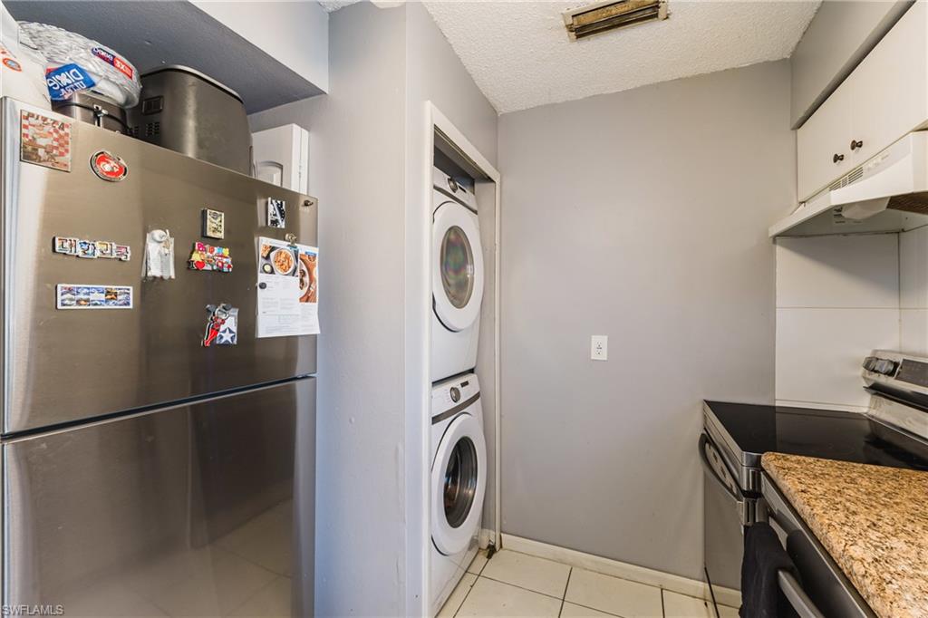 SAN CARLOS PARK - Residential