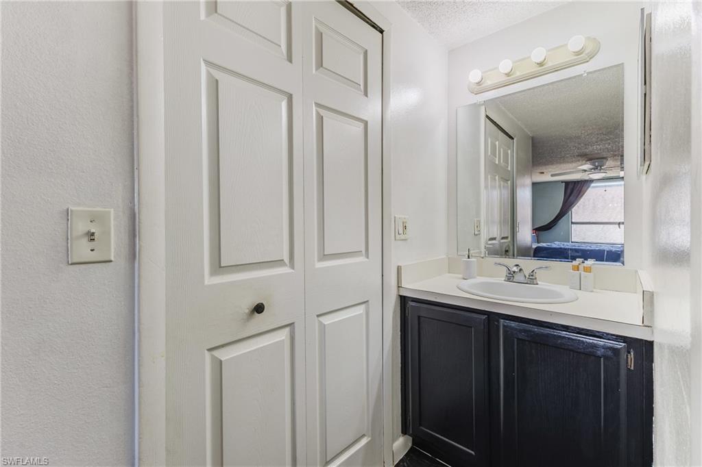 SAN CARLOS PARK - Residential