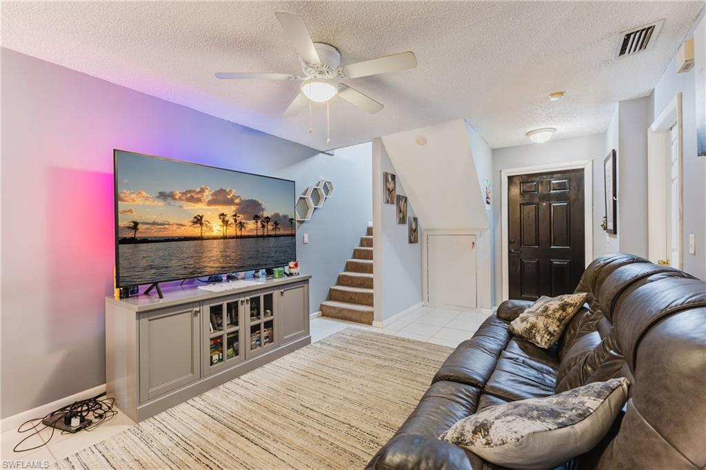 SAN CARLOS PARK - Residential