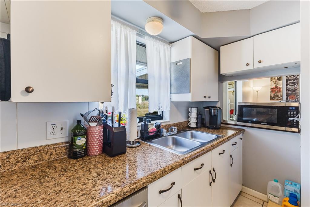 SAN CARLOS PARK - Residential