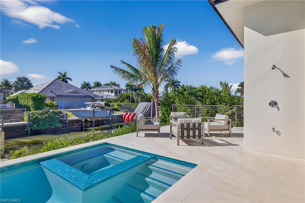 GOLDEN SHORES - Residential