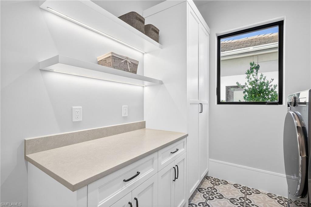 GOLDEN SHORES - Residential