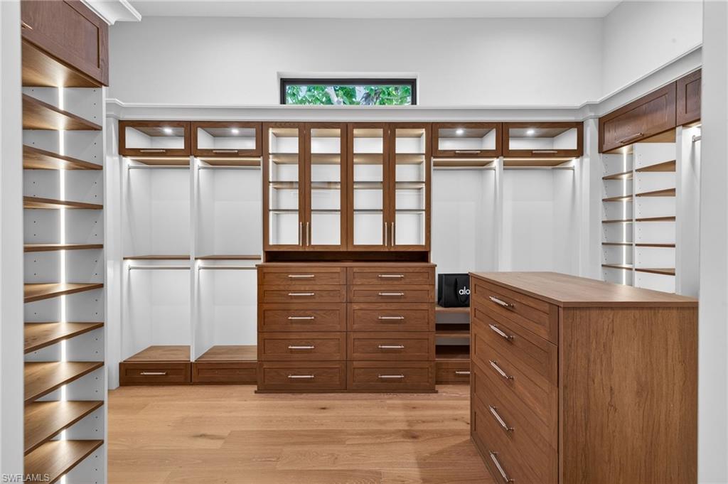 GOLDEN SHORES - Residential