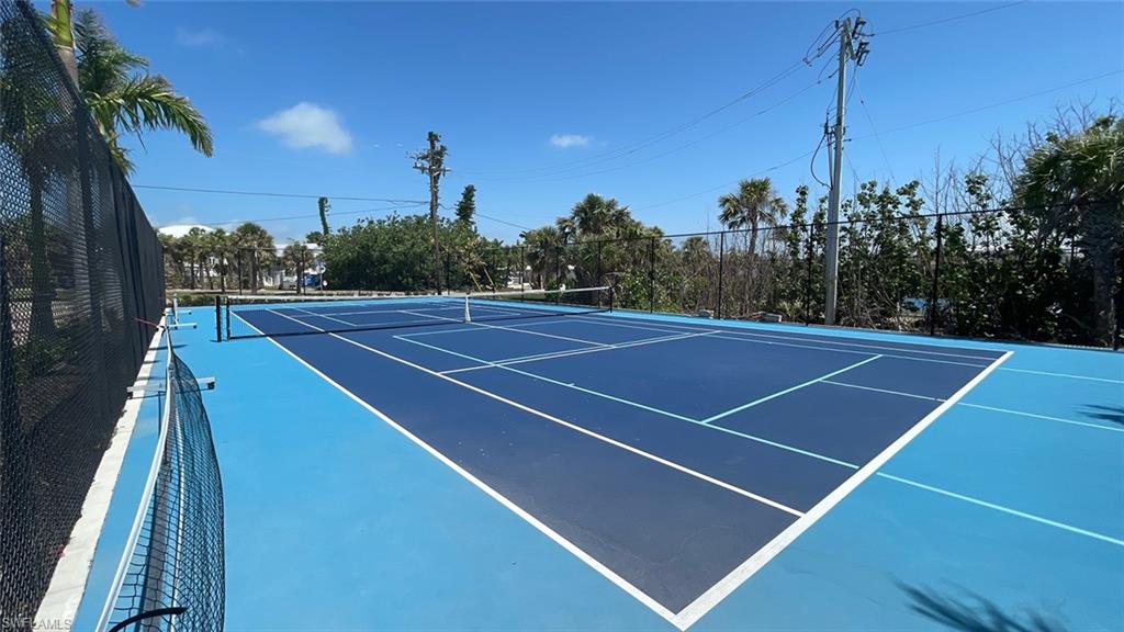 SANDALFOOT CONDOMINIUM - Residential