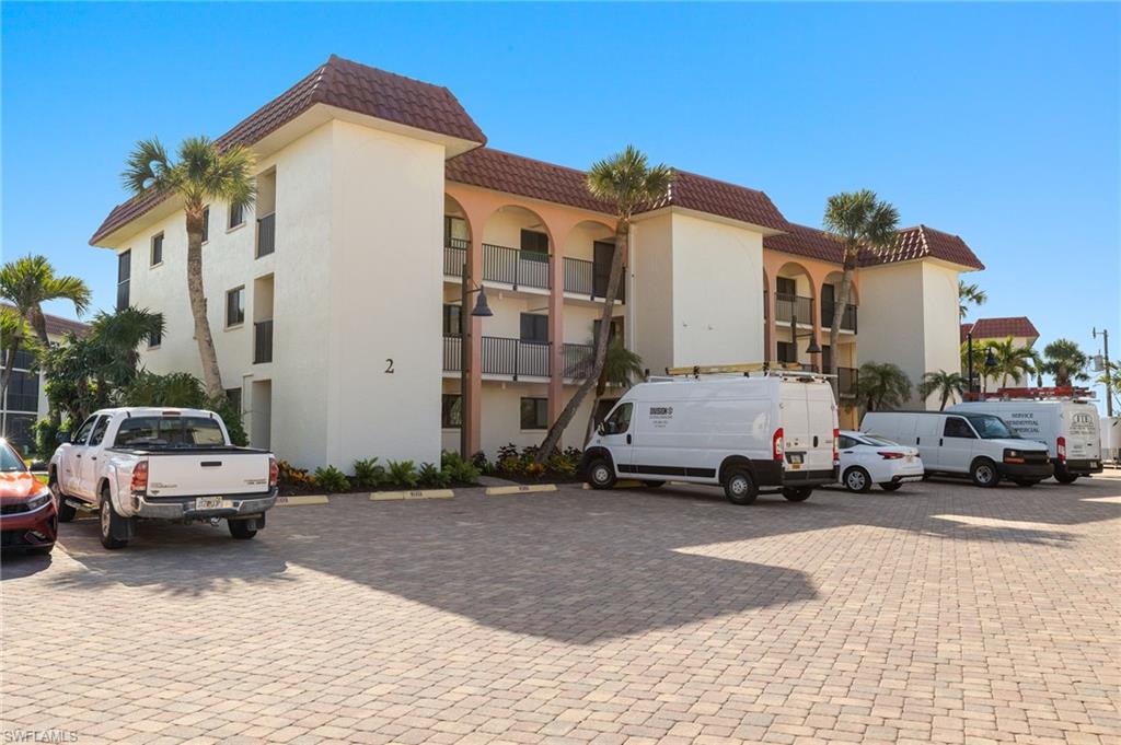 SANDALFOOT CONDOMINIUM - Residential