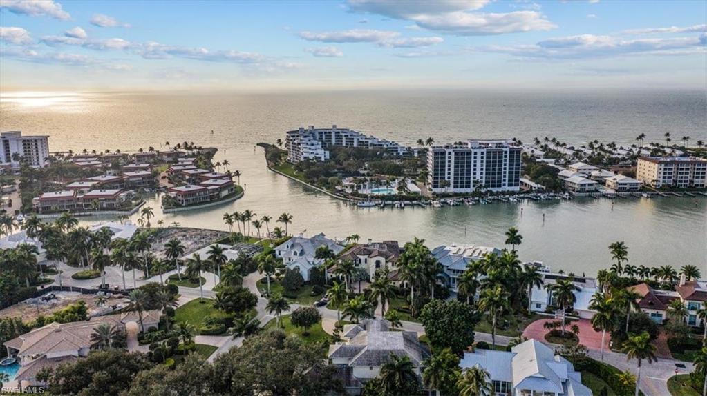 MOORINGS - Residential