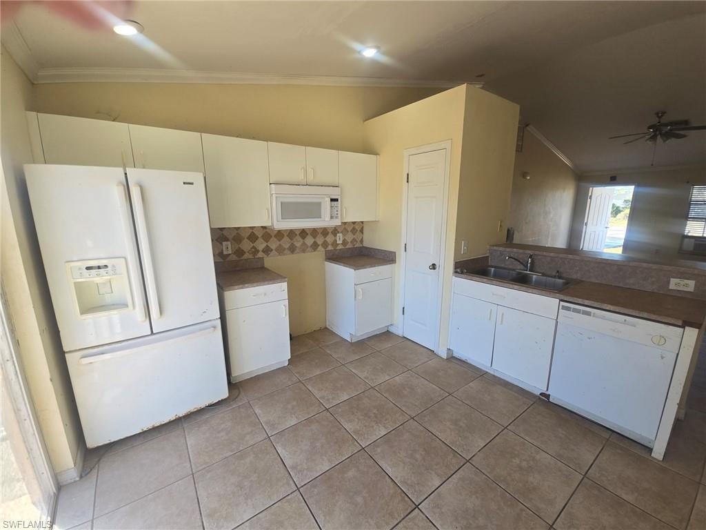 MIRROR LAKES - Residential