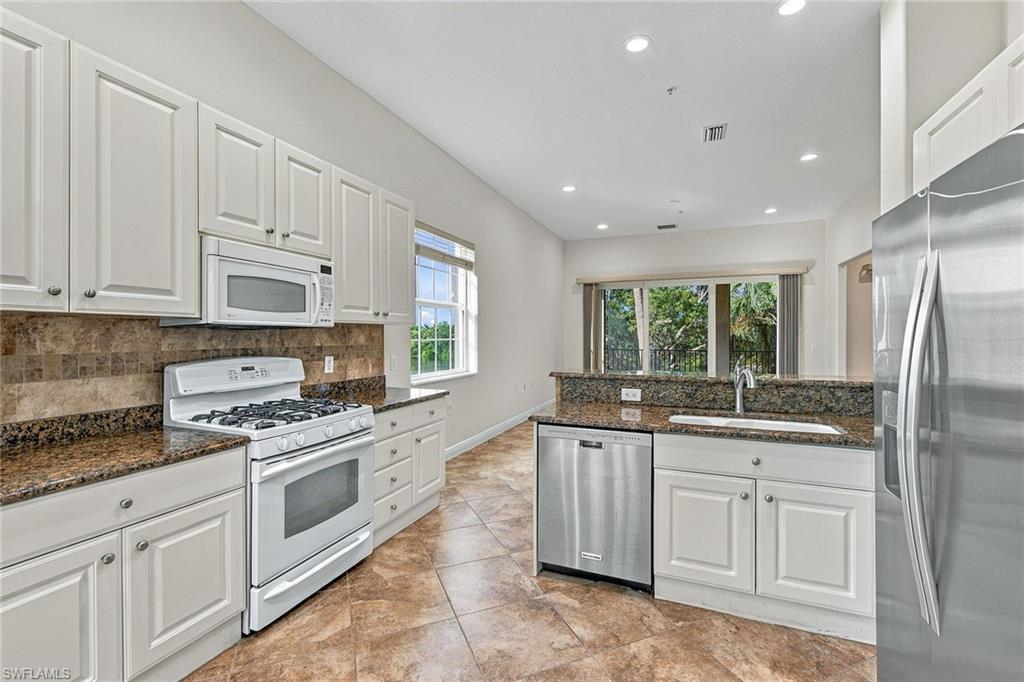 3142 Aviamar CIR 201