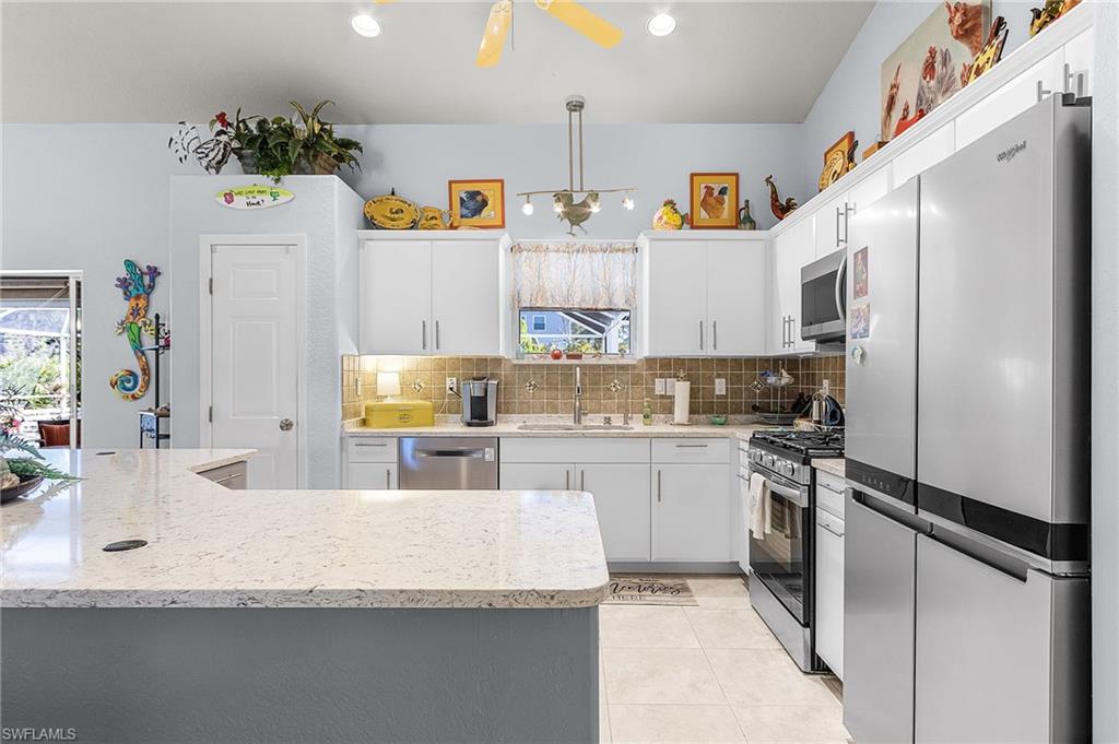 CHARLOTTE SHORES - Residential