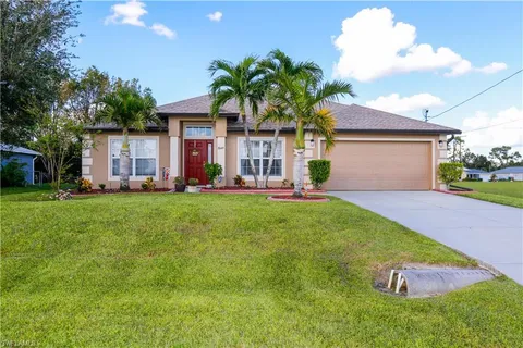 2049 NE 27th Ter, Cape Coral, FL 33909 - MLS#: 224085643