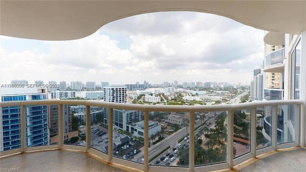 SPINNAKER CLUB CONDO - Residential