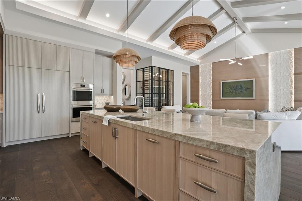 PARK SHORE - Residential