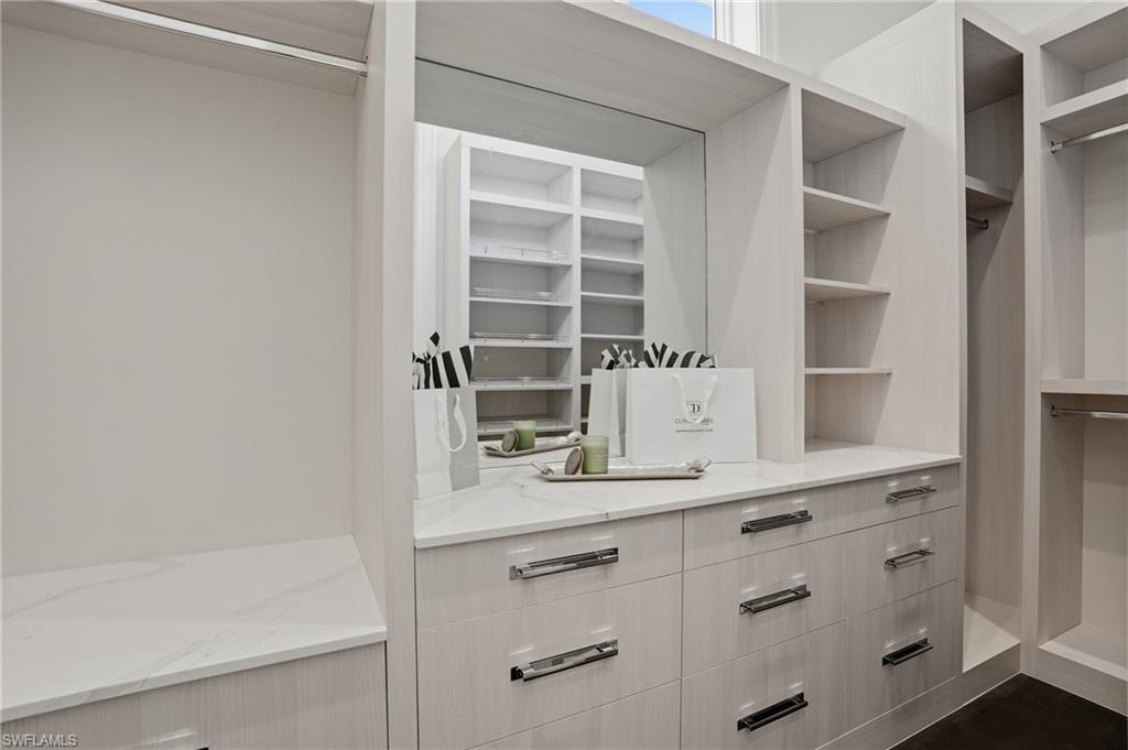 PARK SHORE - Residential