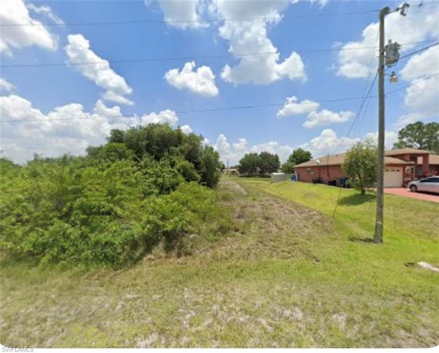 This oversized canal lot offers ample space and flexibility for building your custom home. Enjoy the tranquility of a rural setting while being just a short drive away from essential services and entertainment options. Whether you’re looking to settle down in a new home or invest in promising real estate, this property is a fantastic choice. Don’t miss out on this exceptional opportunity!