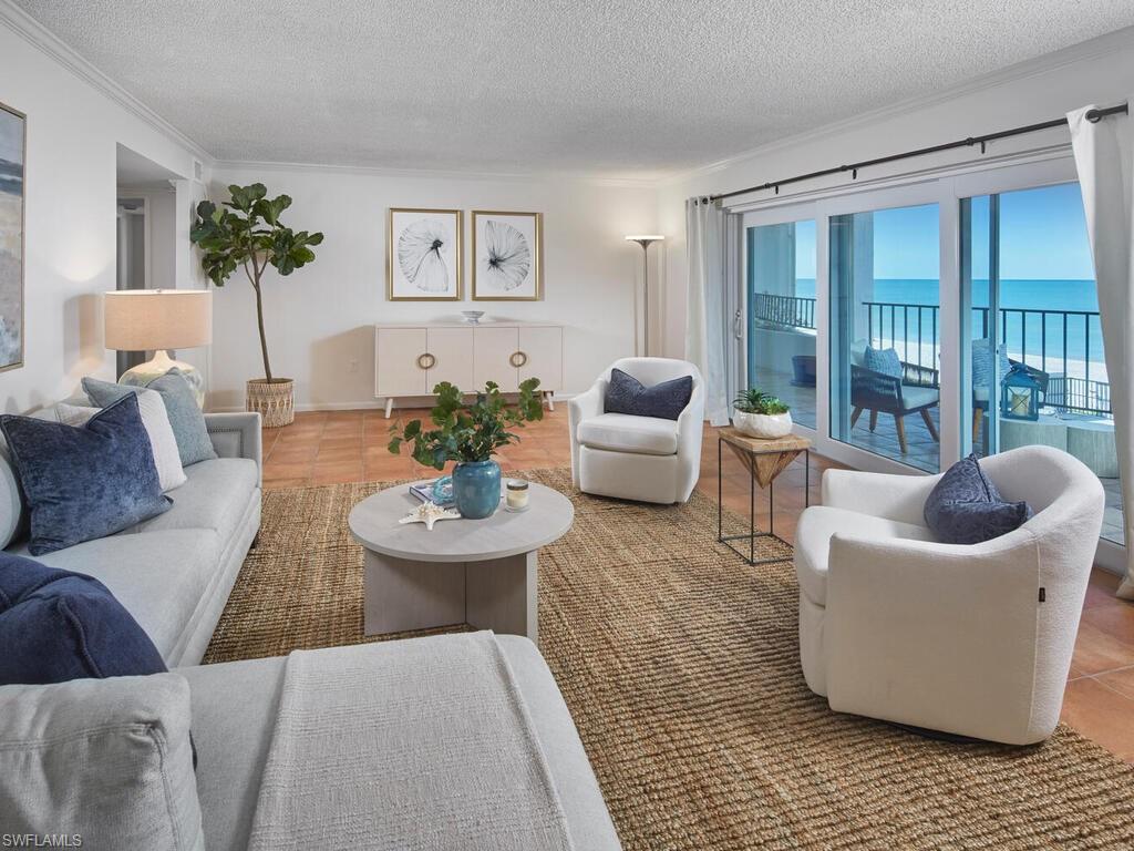 3951 Gulf Shore BLVD N 201