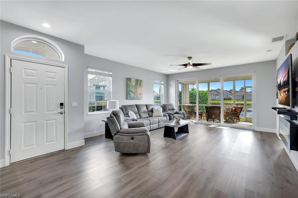 WEDGE WOOD AT THE STRAND - Residential